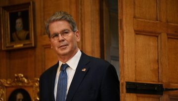 Οι ΗΠΑ εξετάζουν άρση κυρώσεων κατά της Βενεζουέλας για τις πωλήσεις πετρελαίου