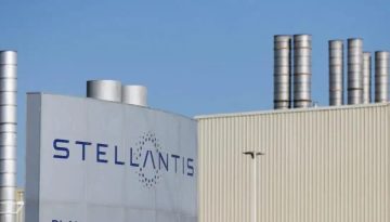 Πτώση παραγωγής για την αυτοκινητοβιομηχανία Stellantis στην Ιταλία