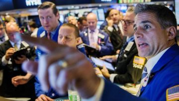 Wall Street: Αρνητικό άνοιγμα με το βλέμμα στο Ιράν – Πιέσεις στις τράπεζες, ενισχύονται μέταλλα και πετρέλαιο