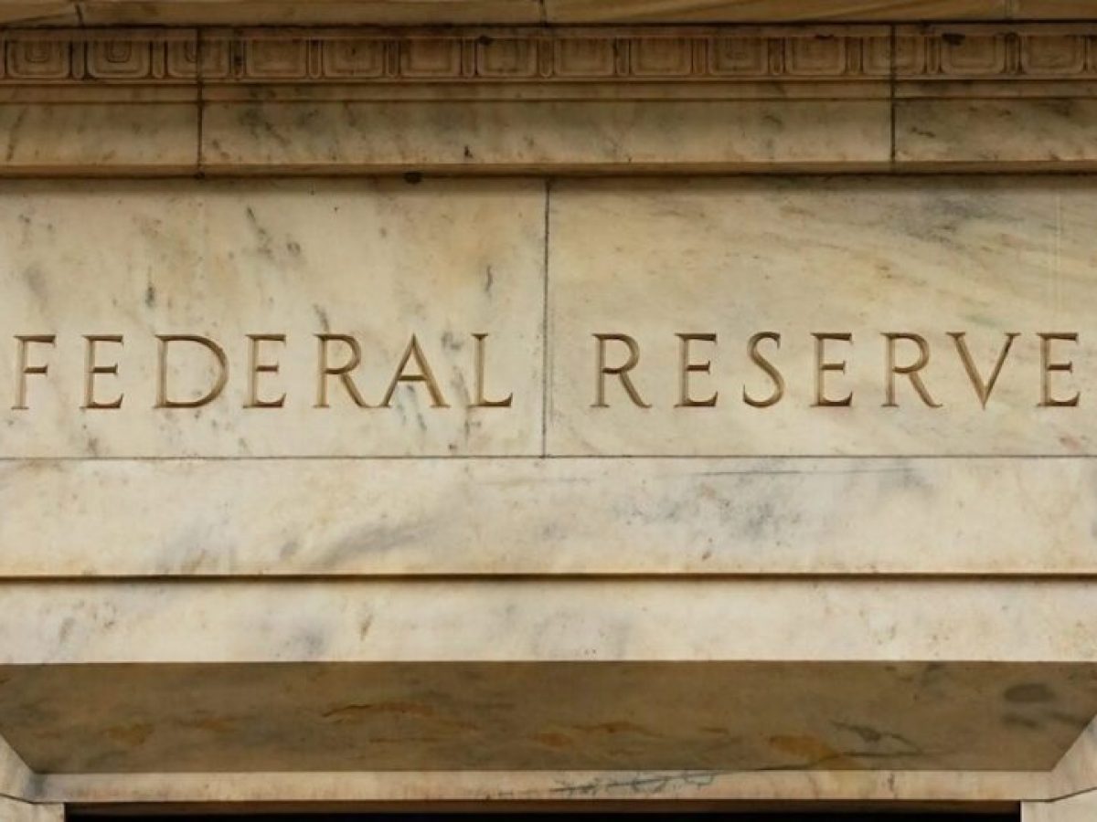 Σταθερά επιτόκια από τη Fed, μετά από τρεις μειώσεις, προβλέπει η αγορά