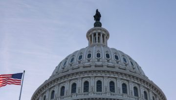 Σε μερικό shutdown οι ΗΠΑ από τα μεσάνυχτα λόγω διαφωνίας Δημοκρατικών για την ICE