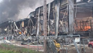 Τραγική εξέλιξη στην πυρκαγιά στο εργοστάσιο της “Βιολάντα”