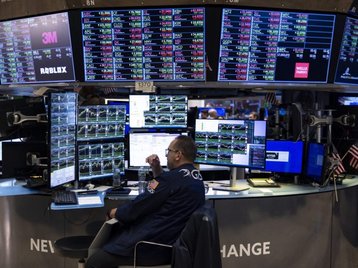 Στο κόκκινο η Wall Street: Αρνητικό σερί ο S&P 500