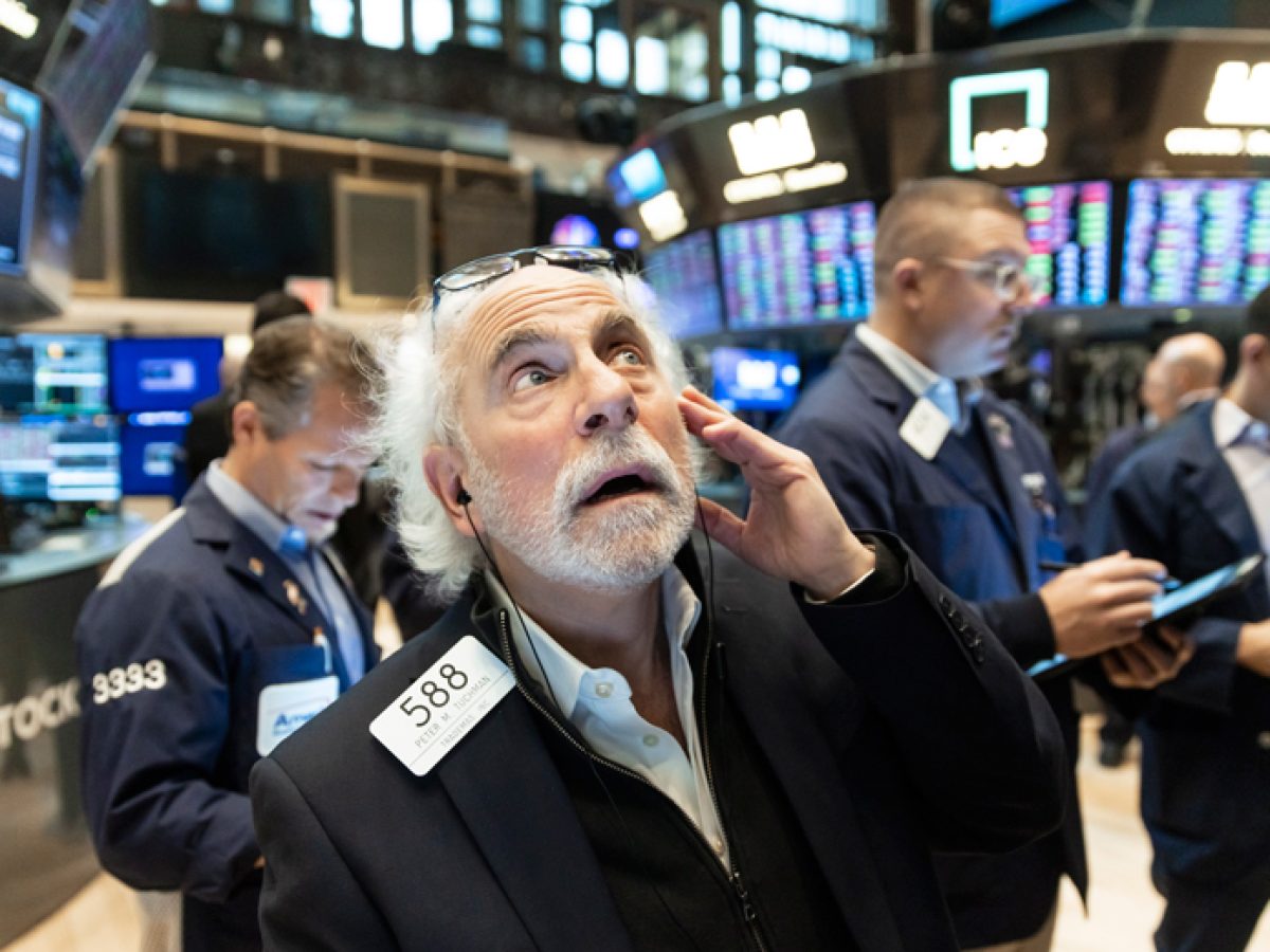 Wall Street: Άνοδος μετά τη γεωπολιτική εκτόνωση, ανάσα για τεχνολογία