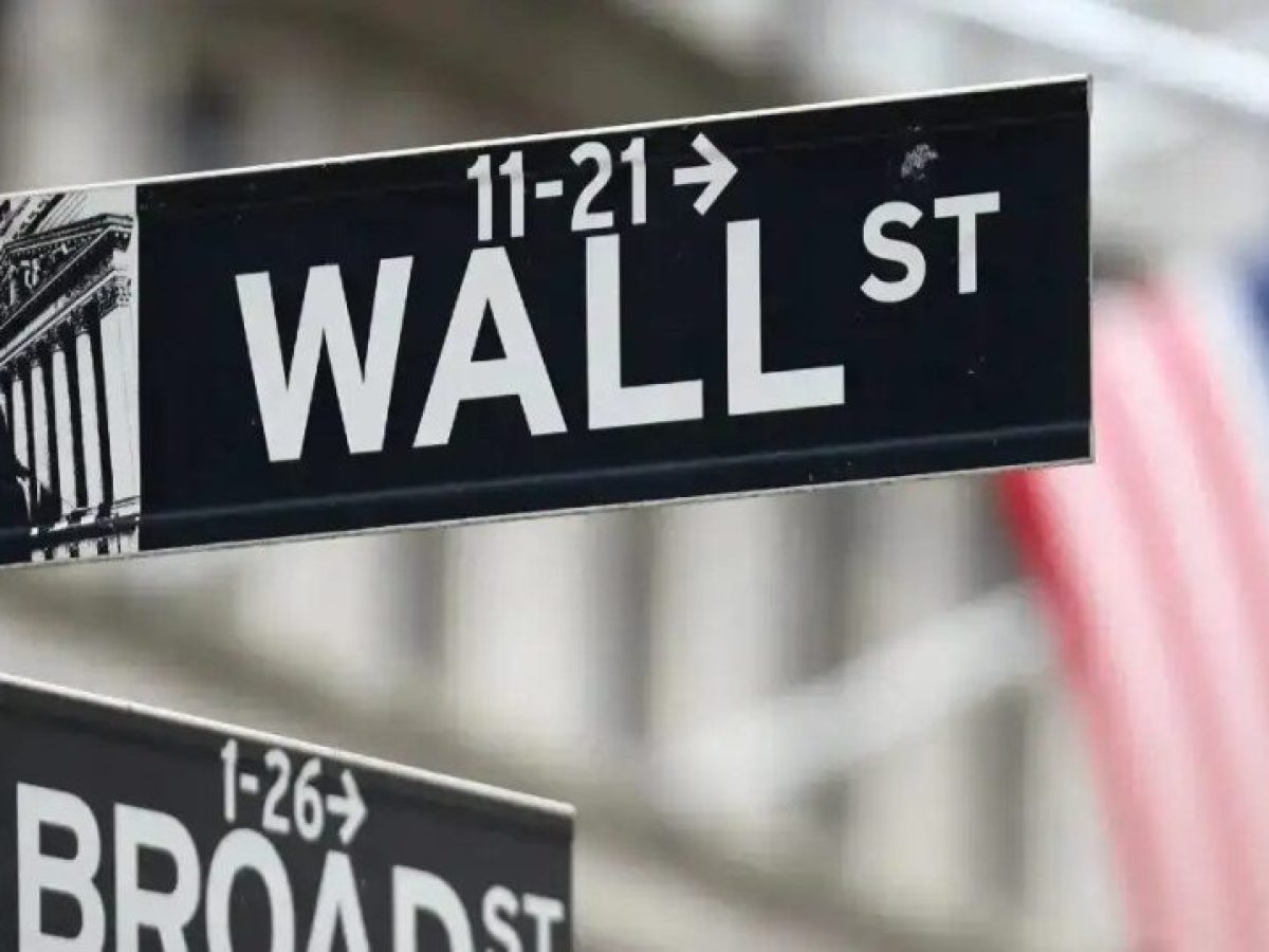 Wall Street: Έντονη μεταβλητότητα υπό τη σκιά της Fed