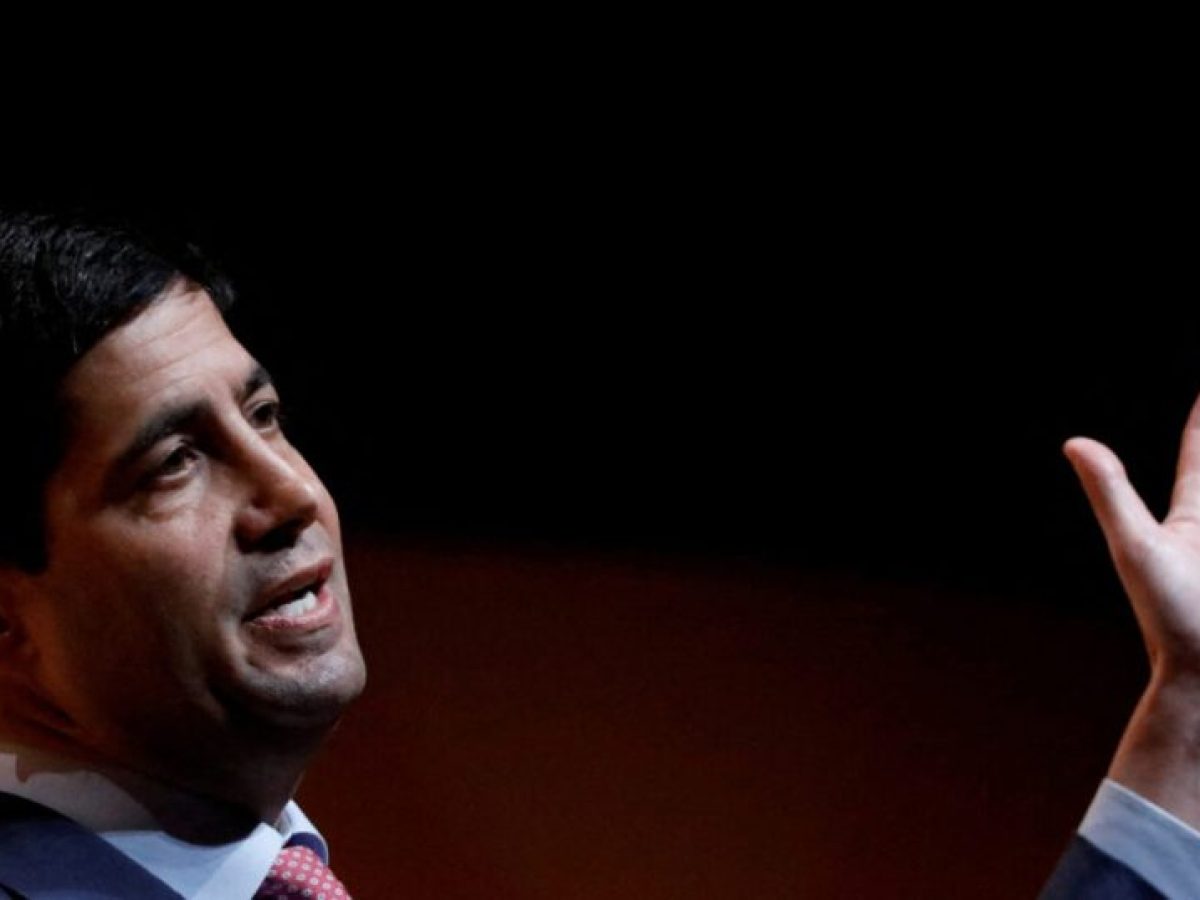 Ο Τραμπ προτείνει τον Κέβιν Γουόρς για την ηγεσία της Fed