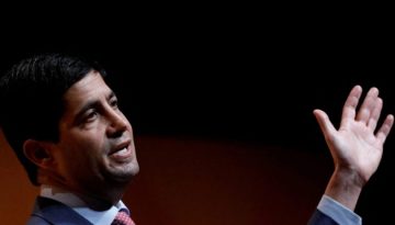 Ο Τραμπ προτείνει τον Κέβιν Γουόρς για την ηγεσία της Fed