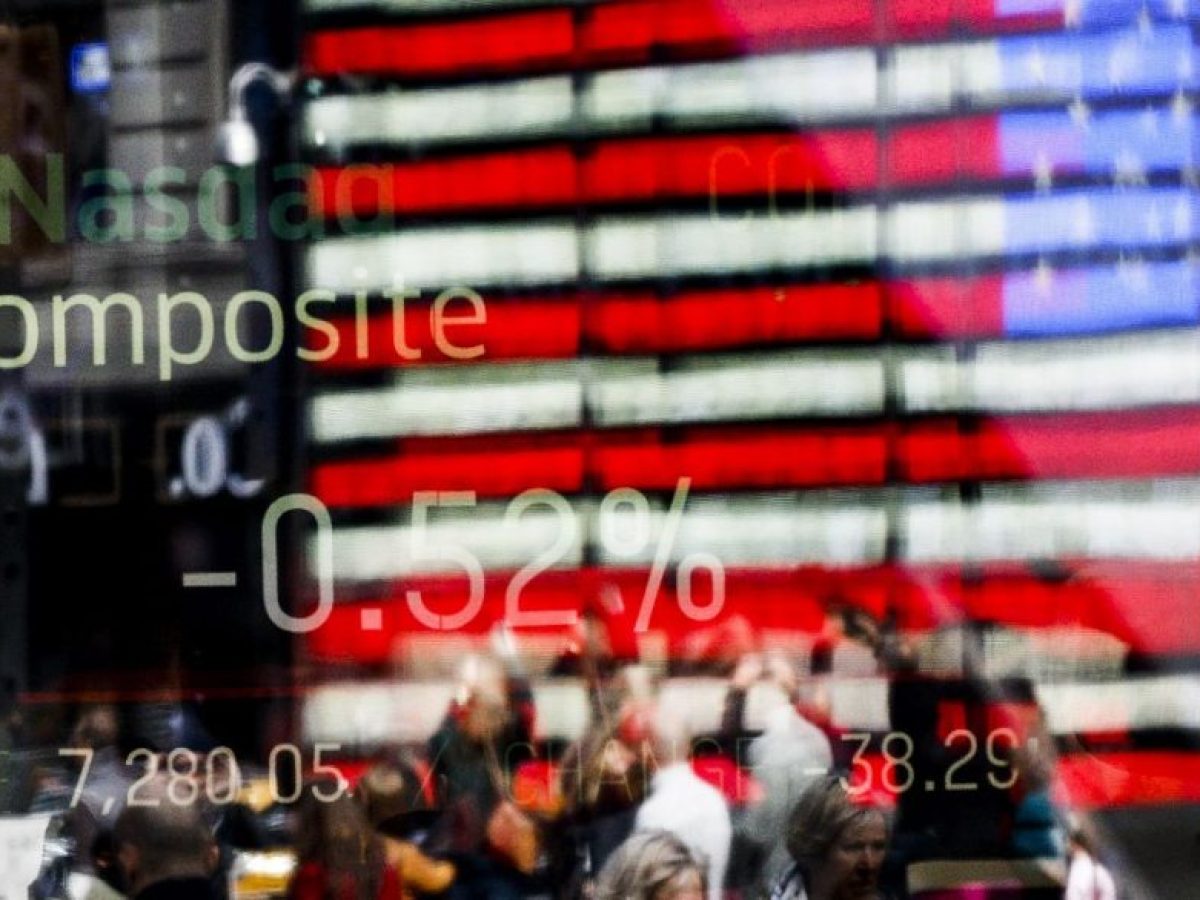 Wall Street: Πτώση Dow μετά το ορόσημο των 50.000 μονάδων