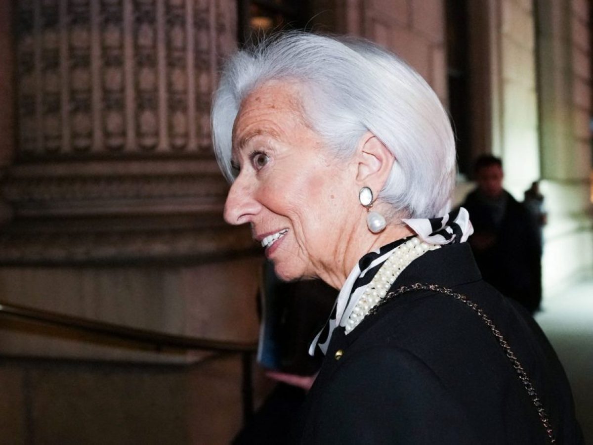 Λαγκάρντ: Εντονη κριτική για τα 140.000 ευρώ που λαμβάνει από την BIS