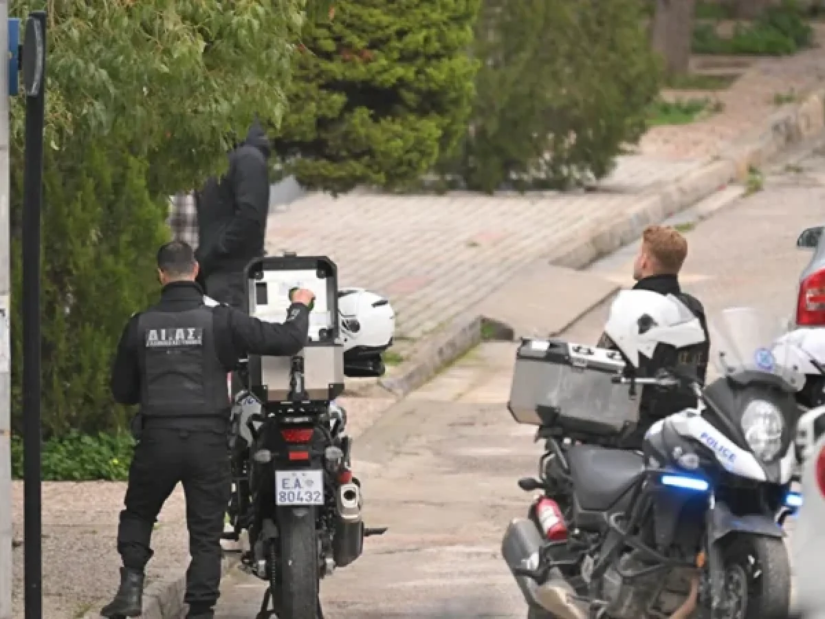 Σάλος στην Ελλάδα: Εξαρθρώθηκε κύκλωμα εταιρειών «φαντάσματα» με χρέη €43 εκατ. – Συλλήψεις 11 εμπλεκομένων