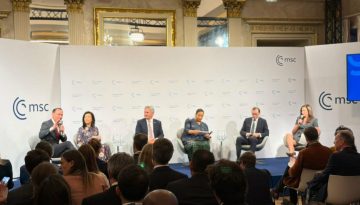 Διάσκεψη Ασφάλειας Μονάχου: Συγχαρητήρια από κυβέρνηση Τραμπ στην Ελλάδα για τον Κάθετο Διάδρομο και τις ενεργειακές συμφωνίες