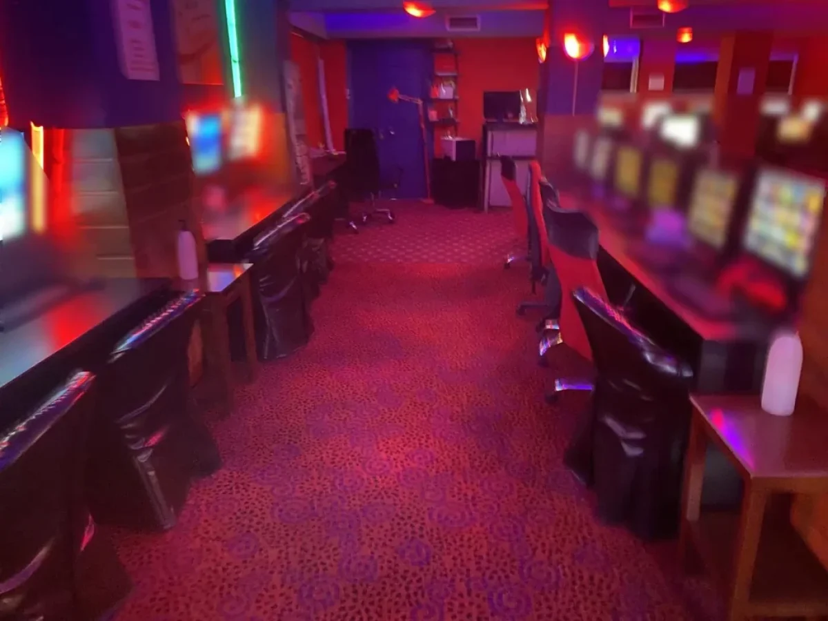 Παράνομος τζόγος: Πρόστιμα έως 800.000 ευρώ, αυτόματο “κλείδωμα” ιστοτόπων και έλεγχοι σε “influencers”