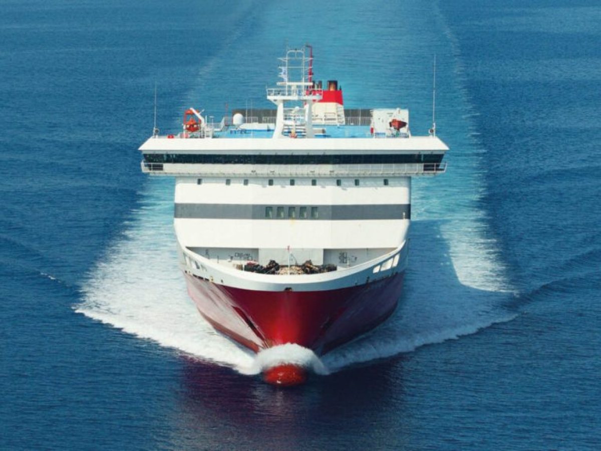 Ακτοπλοΐα: Οδικός χάρτης για να “κρατηθούν” οι τιμές στα εισιτήρια