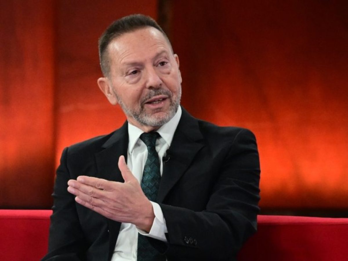 Στουρνάρας: “Η ελληνική οικονομία πάει καλά, προϋπόθεση η πολιτική σταθερότητα”