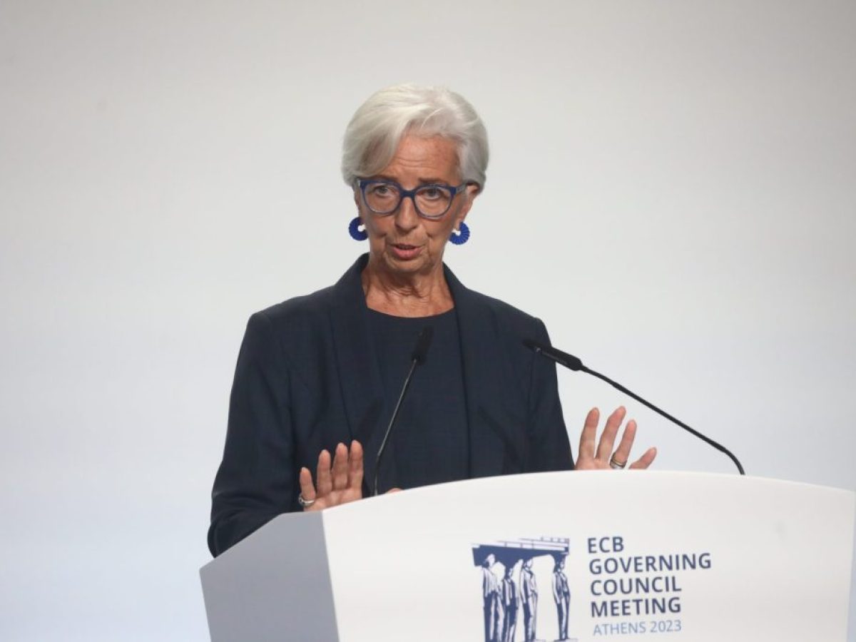 Διαψεύδει η Λαγκάρντ τα περί αποχώρησης της από την ΕΚΤ