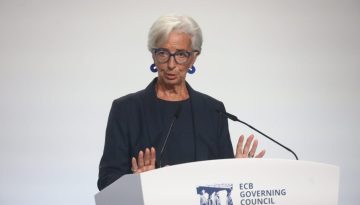 Διαψεύδει η Λαγκάρντ τα περί αποχώρησης της από την ΕΚΤ