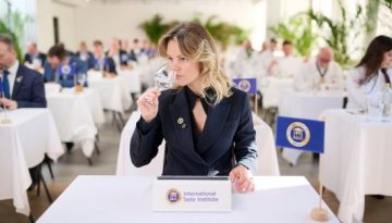 Το Φυσικό Μεταλλικό Νερό ΘΕΟΝΗ διακρίνεται και φέτος στα International Taste Institute Awards