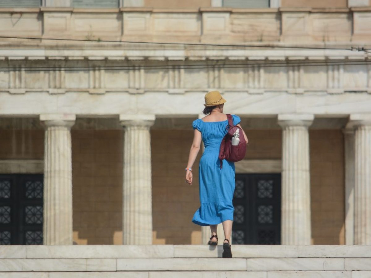 Τουρισμός: Ποιες χώρες φέρνουν δισ. στην Ελλάδα παρά δασμούς και γεωπολιτική ένταση;