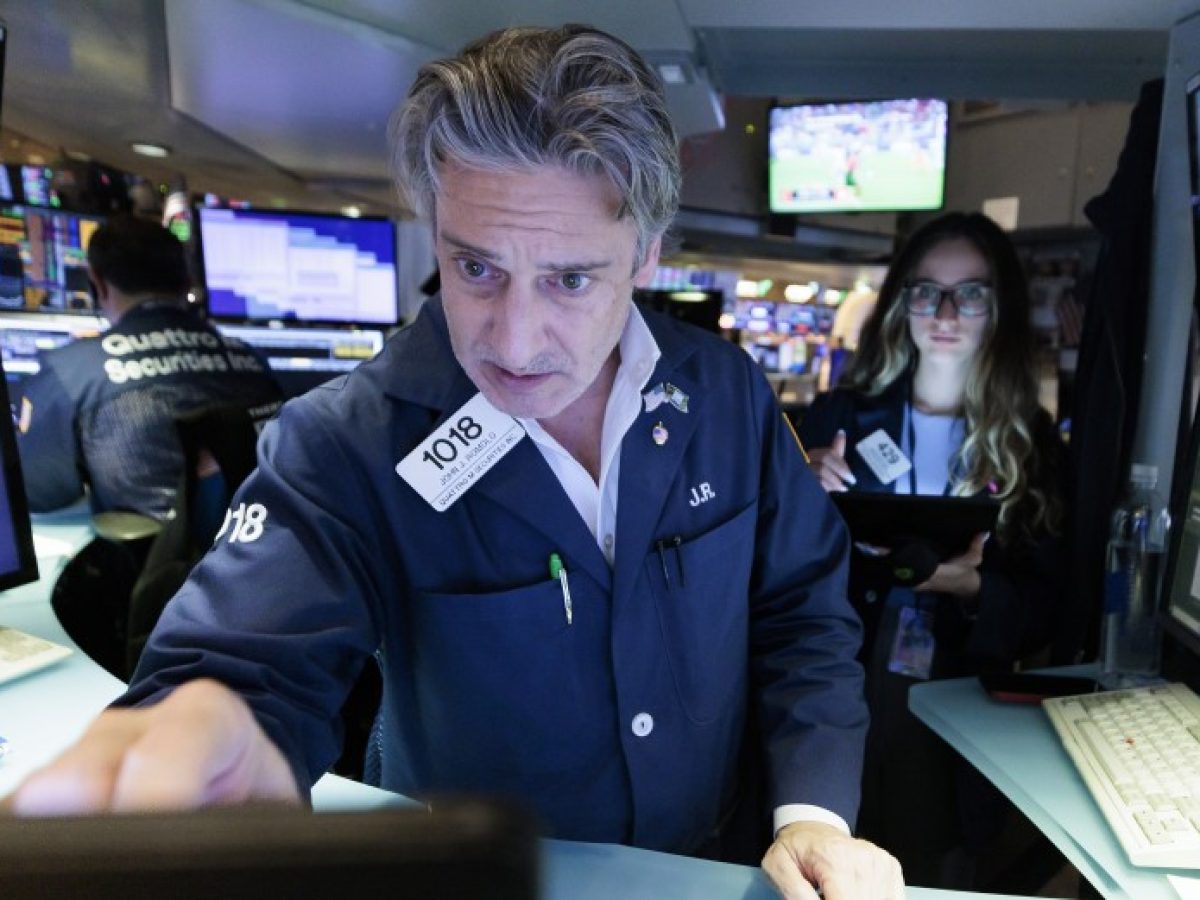 Δύσκολη στροφή στη Wall Street, βουτιά 521 μονάδων για τον Dow Jones