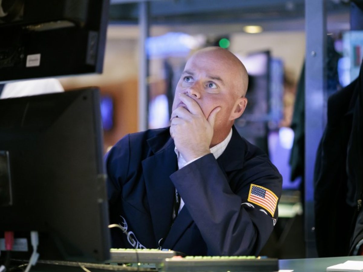 Wall Street: Τρίτη μέρα πιέσεων, με υποχώρηση 3% για Alphabet και 9% για Qualcomm