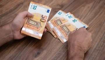 Επιδότηση έως 1.300 ευρώ για «δουλειές» στο σπίτι