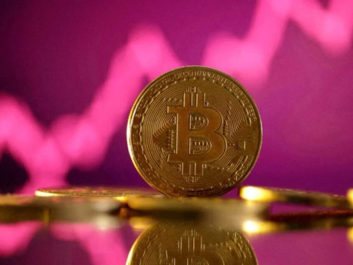 Αντιδρά το Bitcoin μετά την κατάρρευση μέχρι τα 60.000 δολάρια 