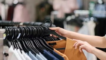 Η ΕΕ απαγορεύει σε επιχειρήσεις την καταστροφή απούλητων ρούχων και υποδημάτων