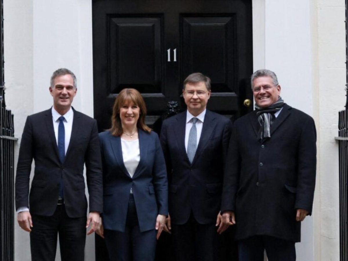 ΕΕ και Βρετανία σε συζητήσεις για ενίσχυση εμπορικής συνεργασίας