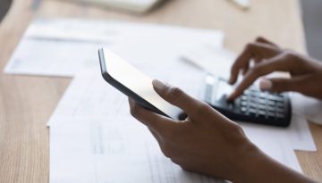 Φορολογία: Πόσα θα πληρώνουν κάθε μήνα οι φορολογούμενοι για το 2026