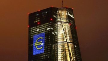 Αμετάβλητα διατήρησε τα επιτόκιά της η ΕΚΤ  – Στο 2% ο πληθωρισμός μακροπρόθεσμα