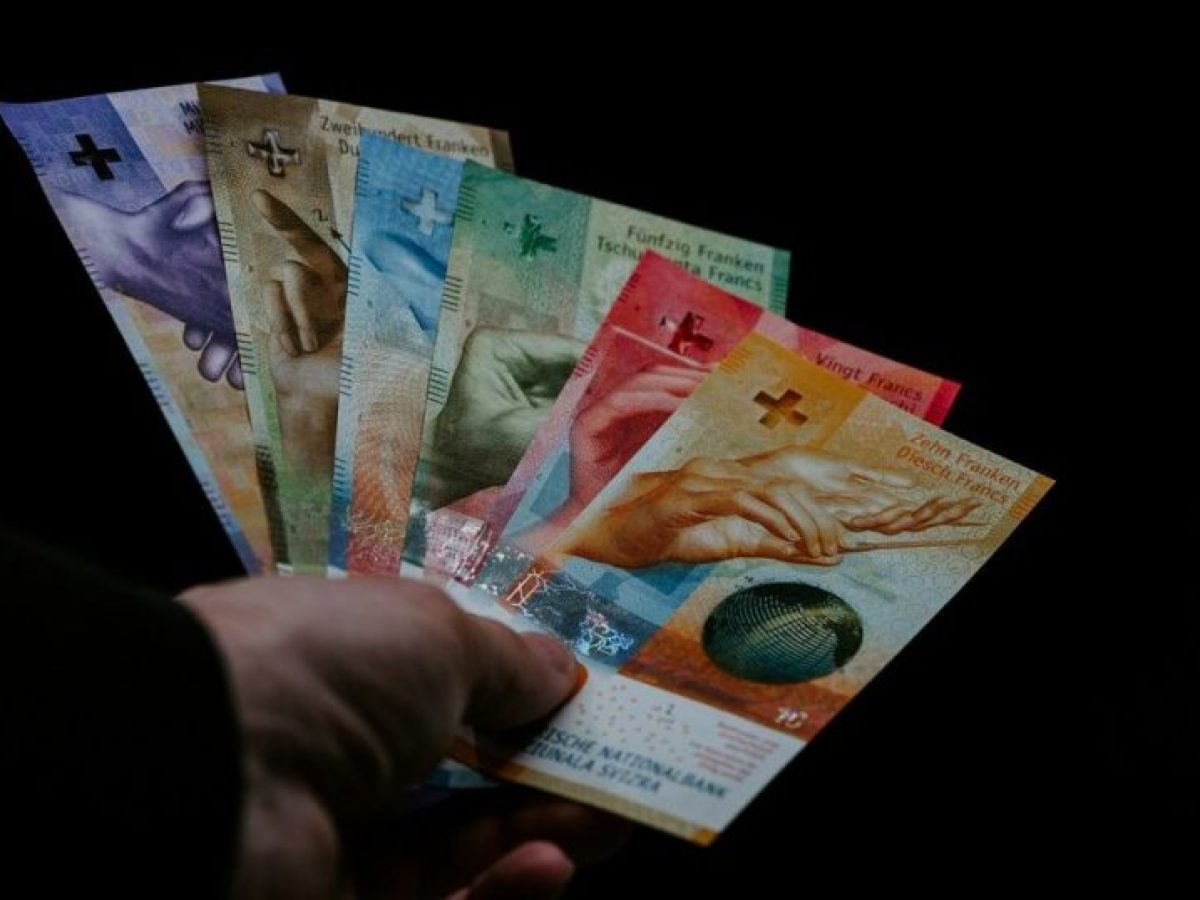 Δάνεια σε ελβετικό φράγκο: Πώς μπορείτε να ρυθμίσετε το χρέος – Ρεκόρ αιτήσεων σε τρεις μέρες