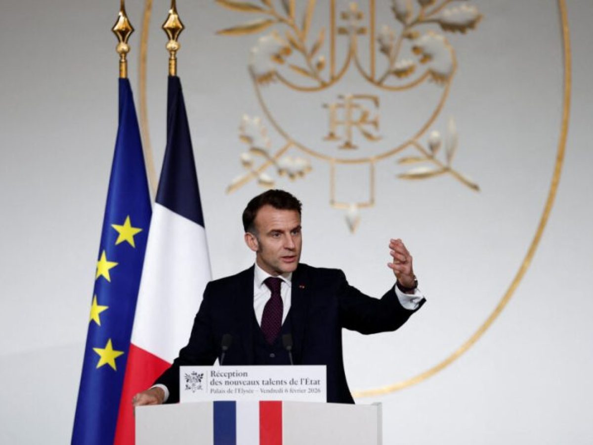 Μακρόν: Υπέρ του ευρωομολόγου ως μέσο κοινού δανεισμού της ΕΕ και μέτρα – απάντηση στις απειλές Τραμπ