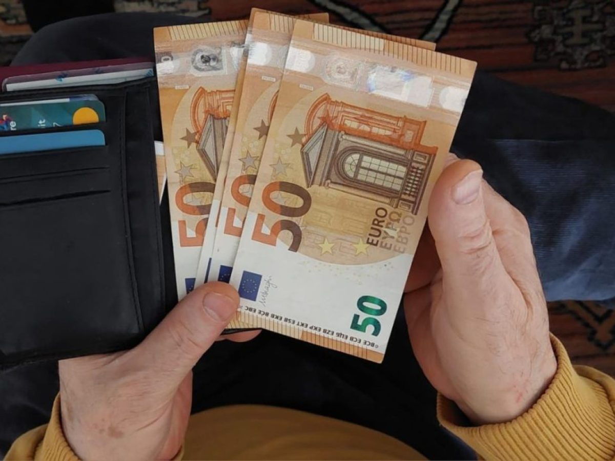 ΟΠΕΚΑ: Την Παρασκευή οι καταβολές επιδομάτων ύψους 196.967.953 ευρώ – Ποιοι είναι οι δικαιούχοι