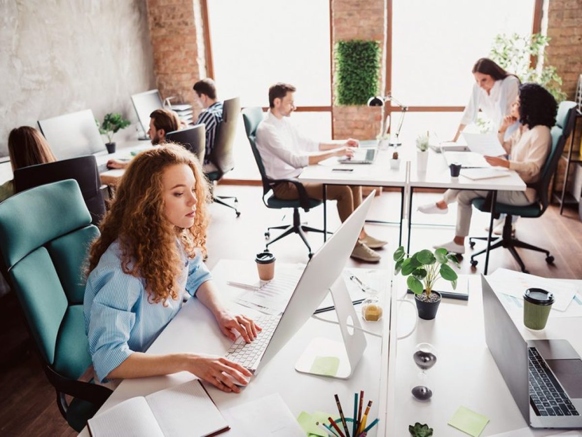 Randstad Workmonitor 2026: Το 51% των εργαζομένων θέλει ή έχει δεύτερη δουλειά