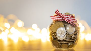 Οι δισεκατομμυριούχοι αυξάνουν τις φιλανθρωπίες λόγω των φορολογικών κινήτρων Τραμπ