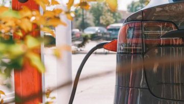 &Kappa;&iota;&nu;&omicron;ύ&mu;&alpha;&iota; &Eta;&lambda;&epsilon;&kappa;&tau;&rho;&iota;&kappa;ά 3 &alpha;ί&tau;&eta;&sigma;&eta;: &Pi;&omicron;&iota;&omicron;&iota; &epsilon;ί&nu;&alpha;&iota; &omicron;&iota; &delta;&iota;&kappa;&alpha;&iota;&omicron;ύ&chi;&omicron;&iota; &tau;&eta;&sigmaf; &epsilon;&pi;&iota;&delta;ό&tau;&eta;&sigma;&eta;&sigmaf; &ndash; &Pi;&omicron;&iota;&alpha; &epsilon;ί&nu;&alpha;&iota; &eta; &nu;έ&alpha; &pi;&rho;&omicron;&theta;&epsilon;&sigma;&mu;ί&alpha;