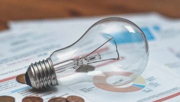 &Eta;&lambda;&epsilon;&kappa;&tau;&rho;&iota;&kappa;ό &rho;&epsilon;ύ&mu;&alpha;: Ά&nu;&omicron;&delta;&omicron;&sigmaf; &sigma;&tau;&alpha; &sigma;&tau;&alpha;&theta;&epsilon;&rho;ά &tau;&iota;&mu;&omicron;&lambda;ό&gamma;&iota;&alpha; &ndash; &Tau;ί &delta;&epsilon;ί&chi;&nu;&epsilon;&iota; &eta; &sigma;ύ&gamma;&kappa;&rho;&iota;&sigma;&eta; &tau;&omicron; &tau;&epsilon;&lambda;&epsilon;&upsilon;&tau;&alpha;ί&omicron; &pi;&epsilon;&nu;&tau;ά&mu;&eta;&nu;&omicron;