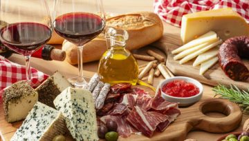 &Epsilon;&lambda;&lambda;ά&delta;&alpha; &ndash; &Iota;&nu;&delta;ί&alpha;: &Nu;έ&omicron;&iota; &delta;&rho;ό&mu;&omicron;&iota; &gamma;&iota;&alpha; &epsilon;&xi;&alpha;&gamma;&omega;&gamma;έ&sigmaf; &sigma;&epsilon; &epsilon;&lambda;&alpha;&iota;ό&lambda;&alpha;&delta;&omicron;, &kappa;&rho;&alpha;&sigma;ί, &chi;&upsilon;&mu;&omicron;ύ&sigmaf; &kappa;&alpha;&iota; &alpha;&iota;&gamma;&omicron;&pi;&rho;ό&beta;&epsilon;&iota;&omicron; &kappa;&rho;έ&alpha;&sigmaf;