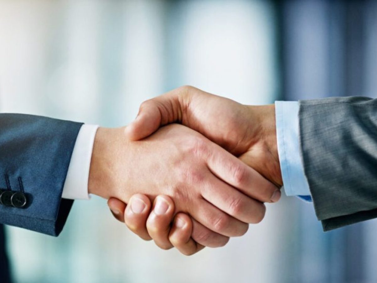 Νέα deals στην Ελλάδα, με κινητικότητα και στη μεσαία κεφαλαιοποίηση προβλέπει για το 2026 η Bain & Company