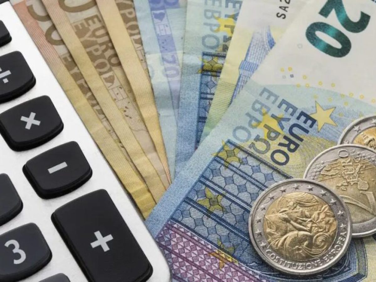 Το επικρατέστερο σενάριο για την αύξηση του κατώτατου μισθού – Πως θα επηρεαστεί το Δημόσιο