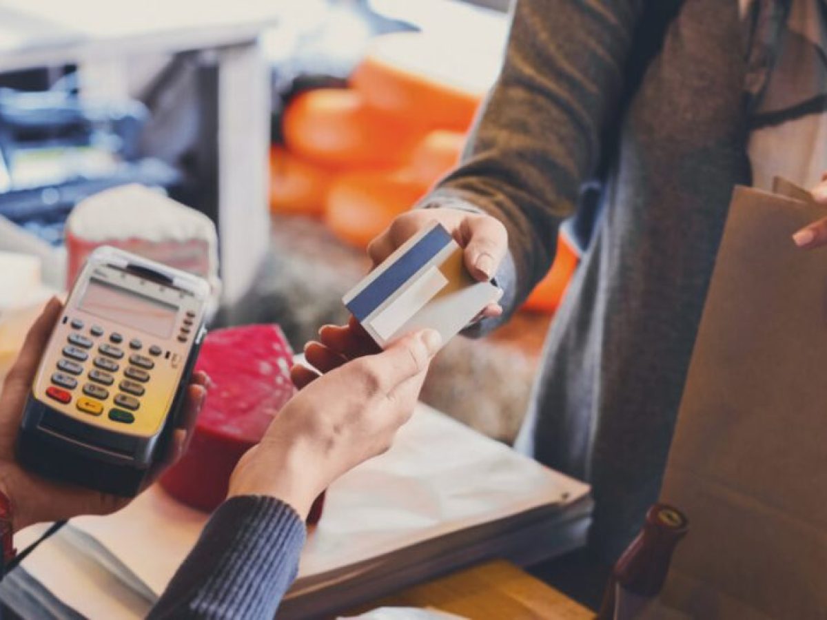 Αυξήθηκε κατά 2% ο τζίρος των επιχειρήσεων λιανεμπορίου το 2025, στα 74,850 δισ. ευρώ