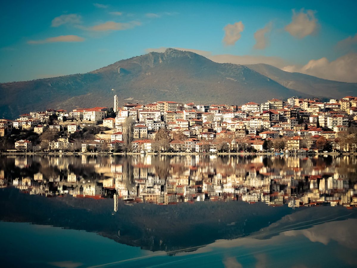 ΥΠΟΙΚ: Ανάπλαση παραλίμνιας ζώνης Καστοριάς, ύψους 6,65 εκατ. ευρώ