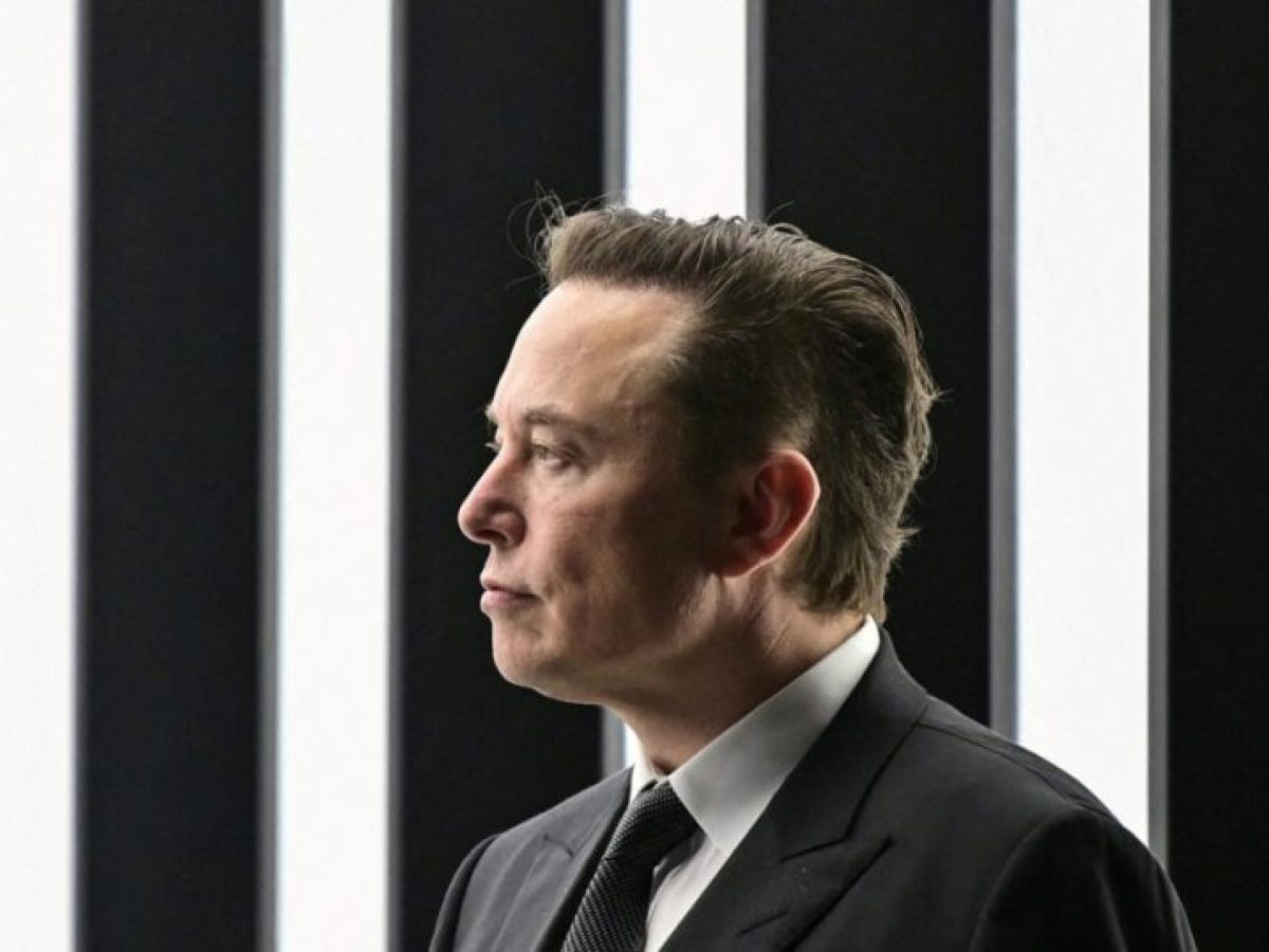 Ο Μασκ φλερτάρει με τον τίτλο του πρώτου τρισεκατομμυριούχου στον κόσμο