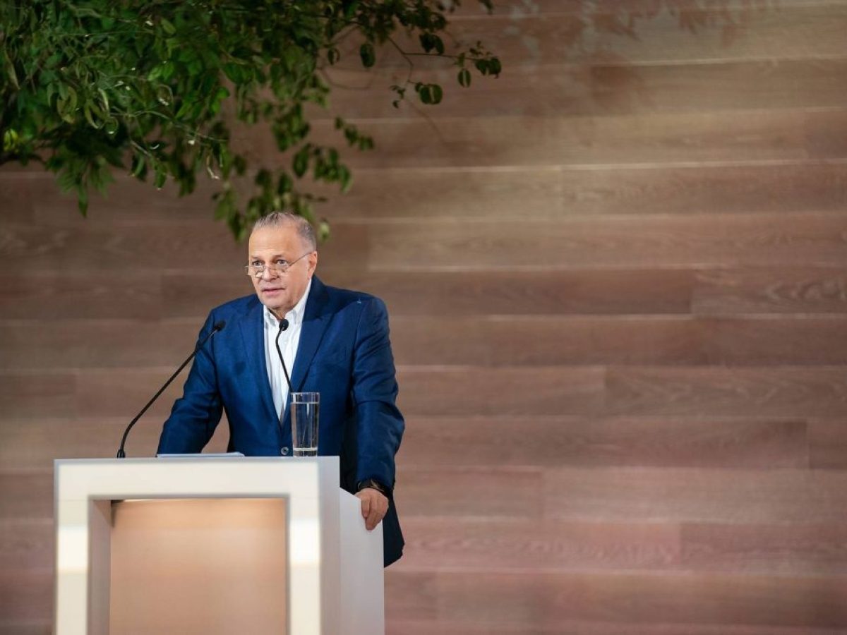 Metlen: Στην τελική τριάδα για την εξαγορά της Aluminium Dunkerque