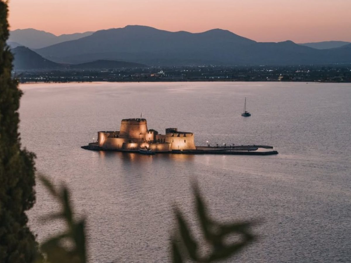 Ποιες πόλεις και Περιφέρειες στην Ελλάδα επιμηκύνουν την τουριστική σεζόν