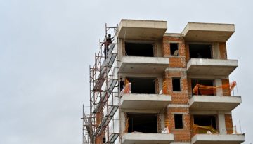 Μπόνους δόμησης: Πότε τίθενται σε ισχύ – Τι αλλάζει πλέον με τα πατάρια;