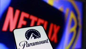 Warner Bros: &Epsilon;&pi;&iota;&mu;έ&nu;&epsilon;&iota; &sigma;&tau;&eta;&nu; &alpha;&gamma;&omicron;&rho;ά &tau;&eta;&sigmaf; &eta; Paramount &ndash; &Eta; &alpha;&pi;&omicron;&zeta;&eta;&mu;ί&omega;&sigma;&eta; &pi;&omicron;&upsilon; &delta;ί&nu;&epsilon;&iota; &sigma;&tau;&omicron; Netflix