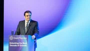 &Kappa;. &Pi;&iota;&epsilon;&rho;&rho;&alpha;&kappa;ά&kappa;&eta;&sigmaf;: &Eta; &iota;&sigma;&chi;&upsilon;&rho;ή &Epsilon;&lambda;&lambda;ά&delta;&alpha; &sigma;&tau;&eta;&nu; &omicron;&iota;&kappa;&omicron;&nu;&omicron;&mu;ί&alpha; &kappa;&alpha;&iota; &sigma;&tau;&eta; &delta;&iota;&pi;&lambda;&omega;&mu;&alpha;&tau;ί&alpha; &alpha;&pi;&omicron;&tau;&epsilon;&lambda;&epsilon;ί &epsilon;&upsilon;&theta;ύ&nu;&eta; &kappa;&alpha;&iota; &kappa;&alpha;&theta;ή&kappa;&omicron;&nu; &mu;&alpha;&sigmaf; &ndash; &Sigma;&upsilon;&nu;&omicron;&mu;&iota;&lambda;&omicron;ύ&mu;&epsilon; &mu;&epsilon; ό&lambda;&omicron;&upsilon;&sigmaf; &epsilon;&pi;ί ί&sigma;&omicron;&iota;&sigmaf; ό&rho;&omicron;&iota;&sigmaf;