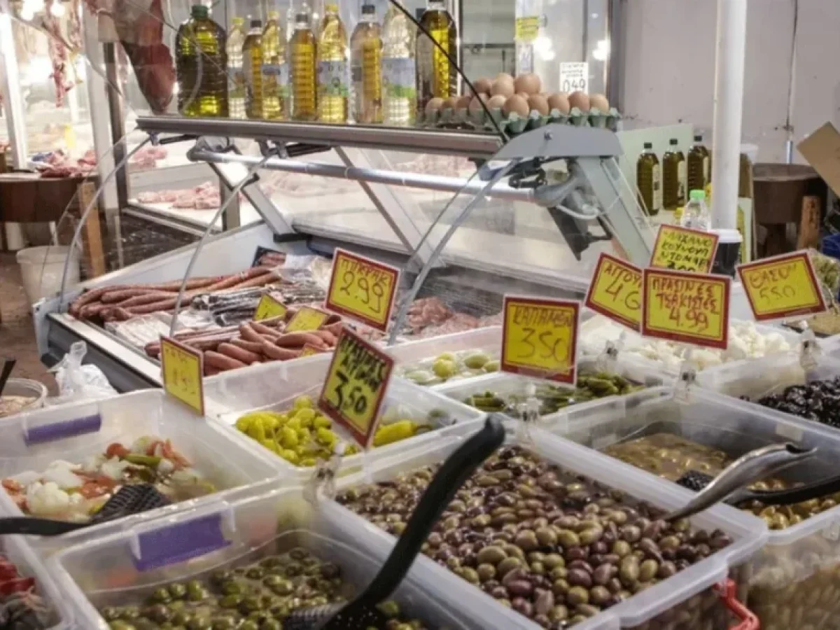 Ακριβότερο το σαρακοστιανό τραπέζι: Oι τιμές για θαλασσινά και λαγάνα