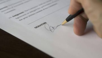 &Epsilon;&xi; &alpha;&delta;&iota;&alpha;&iota;&rho;έ&tau;&omicron;&upsilon; &kappa;&lambda;&eta;&rho;&omicron;&nu;&omicron;&mu;&iota;ά: &Pi;ώ&sigmaf; &alpha;&lambda;&lambda;ά&zeta;&epsilon;&iota; &eta; &delta;&iota;&alpha;&chi;&epsilon;ί&rho;&iota;&sigma;&eta; &alpha;&kappa;ί&nu;&eta;&tau;&eta;&sigmaf; &pi;&epsilon;&rho;&iota;&omicron;&upsilon;&sigma;ί&alpha;&sigmaf; &mu;&epsilon; &tau;&omicron;&nu; &nu;έ&omicron; &nu;ό&mu;&omicron;